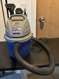 Shop Vac Hang Up 2.5 Gallon Wet and Dry Vac