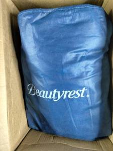 lot 95 image: Beautyrest Comfort Plus 18 Raised Air Mattress - Queen