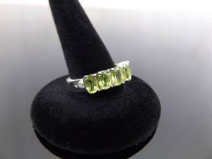 .925 Sterling Silver Peridot Ring Size 7.25