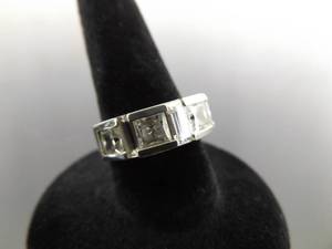 .925 Sterling Silver Zirconia Ring Size 5