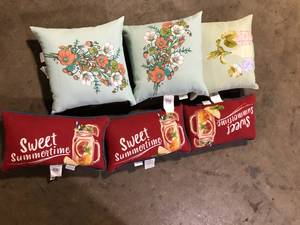 lot 20 image: Various Lot of Couch Cushions and Pillows Customer Returns See Pictures
