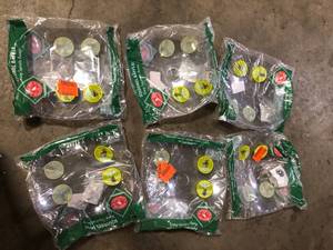 lot 21 image: Lot of 6 Transparent Squirrel Guard- Protective Dome Cover for Hanging Bird Feeders Customer Returns See Pictures