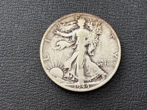 lot 29 image: 1944-S Walking Liberty Half Dollar