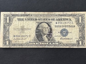 lot 5 image: 1935 F Blue Seal $1 Dollar Silver Certificate