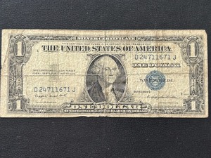 lot 15 image: 1935 G Blue Seal $1 Dollar Silver Certificate