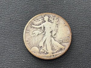 lot 22 image: 1942-D Walking Liberty Half Dollar