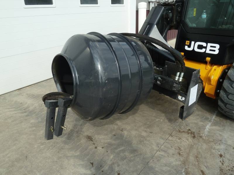 lot 30 image: Landhoner Direct Drive Cement Mixer
