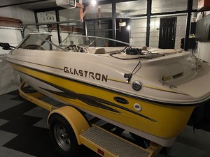 2003 Glastron GX 185 SF 18 Fish & SKi Boat
