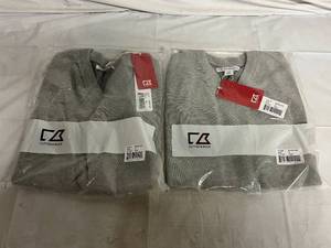 lot 9 image: 2 Gray Cutter and Buck Vests - Small