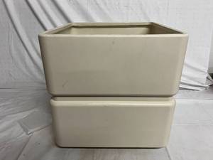 lot 30 image: Hilton Carter White Planter Square