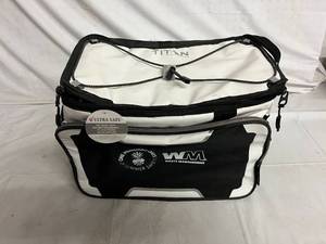lot 35 image: Artic Zone Titan Deep Freeze Cooler Bag