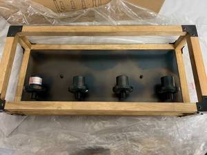 lot 41 image: 2 Cubic 4 Light Vanity Fixtures - New
