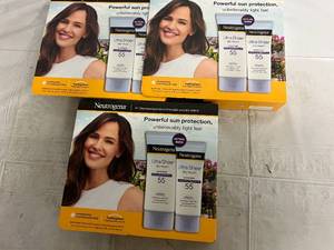 lot 152 image: 3 x 2ct Packs of Neutogena SPF 55 Sunscreen