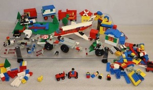lot 100 image: Vintage LEGO PartsSetsLEGO 6375-1 Trans Air Carrier, Alien Moon Stalker 6940, Police Station, Lunar Solar Scout Space Transporters Town and More