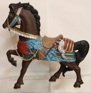 lot 111 image: Vintage Ceramic ProjectCarousel Horse Near Complete 12 x 13