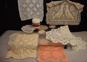 lot 115 image: Vintage Handmade Crocheted Doilies Table Textiles