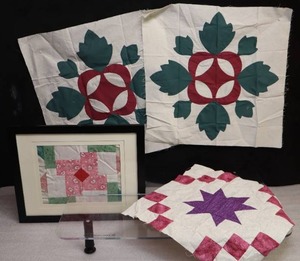 lot 136 image: Vintage Hand-Stitched Appliqu Patchwork Quilt Project Squares