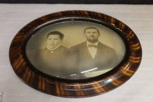 lot 215 image: Antique Family Portrait Tiger Wood Convex Glass Early 1900s