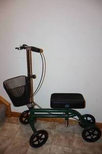 lot 222 image: Knee Rover Steerable wBasket
