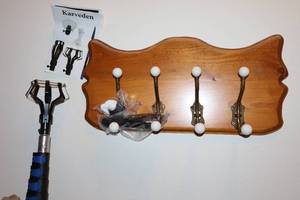 lot 224 image: Vintage Coat Rack, NIB Karveden Light Bulb Changer