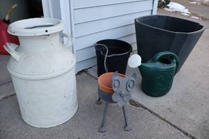 lot 230 image: Lawn & Garden DeCor...Cream Can, Cat Planter Etc