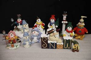 lot 194 image: Holiday Table DeCorSnowman Collection