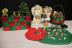 lot 204 image: Vintage Christmas Tabletop and Miniature Tree Decor
