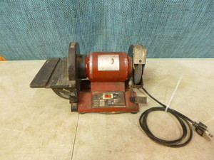 lot 31 image: Menards 5 GrinderSander
