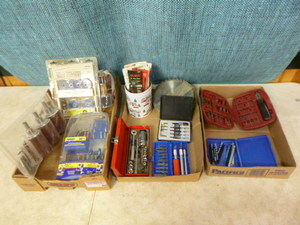 lot 32 image: Garage Tools