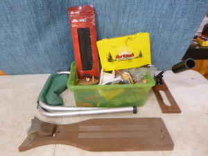 lot 64 image: Fishing Items