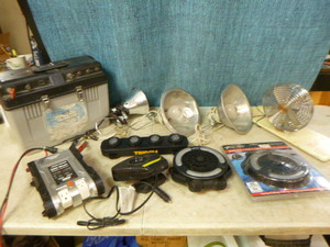 lot 65 image: Fish House Items