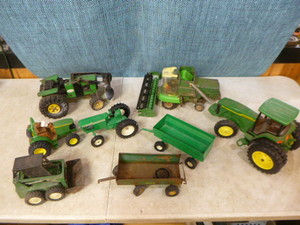 lot 85 image: Vintage John Deere Tractors