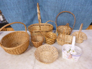 lot 87 image: Baskets