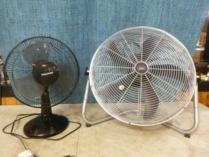 lot 96 image: 2 Fans