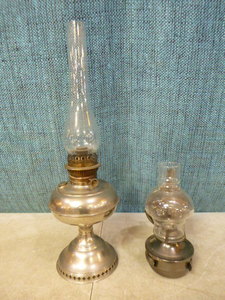 lot 100 image: 2 Vintage OilKerosene Lamps