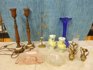 lot 110 image: Home Dcor Items