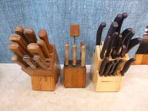 lot 115 image: 3 Butcher Block Knife Sets
