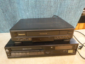 lot 119 image: 2 VHS Players