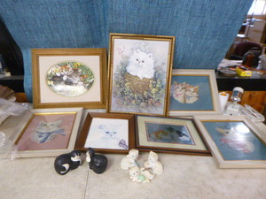 lot 146 image: Framed Cat Prints and Figurines