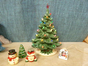 lot 160 image: Light Up Ceramic Christmas Tree