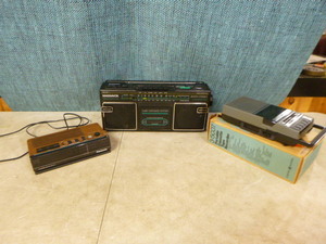 lot 165 image: Small Electronics