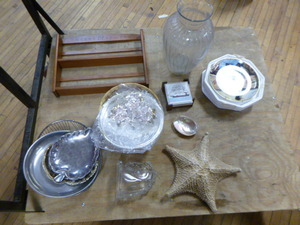 lot 168 image: Home Dcor Items