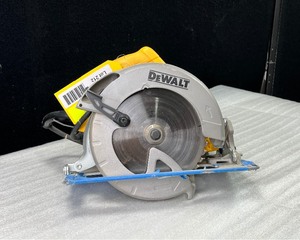 lot 212 image: Dewalt 7-14 Inch Circular Saw