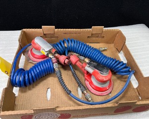 lot 220 image: 3M Pneumatic Orbital Palm Sanders