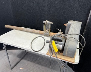 lot 291 image: Wood Lathe