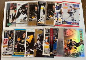 lot 232 image: Mario Lemieux 15 Card Hockey Lot