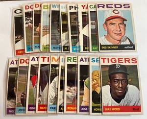 lot 238 image: 1964 Topps Baseball 20 Card Vintage Lot