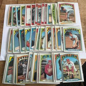 lot 76C image: 50 Card 1972 Topps Vintage Baseball Lot