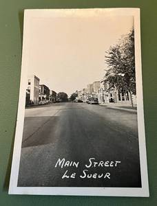 lot 73D image: 1949 Vintage Main Street Le Sueur Post Card with 1 Cent Stamp