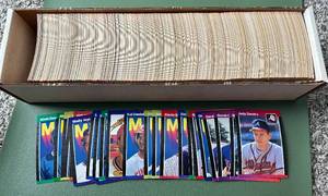 lot 86C image: (700) 1989 Donruss Baseball Large Box of Cards